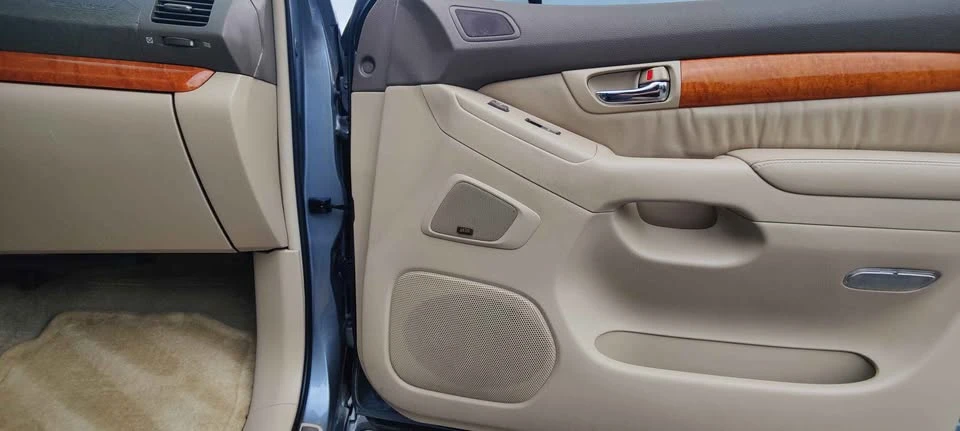 2006 Lexus GX 1st Gen - Image 16 of 18