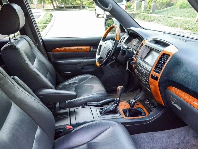 2006 Lexus GX 1st Gen - Image 23 of 31