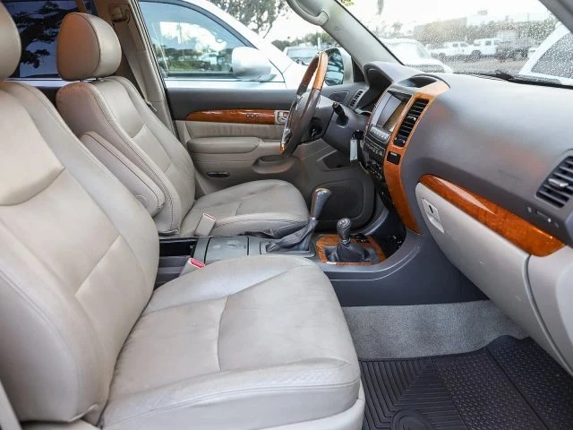 2006 Lexus GX 1st Gen - Image 25 of 31