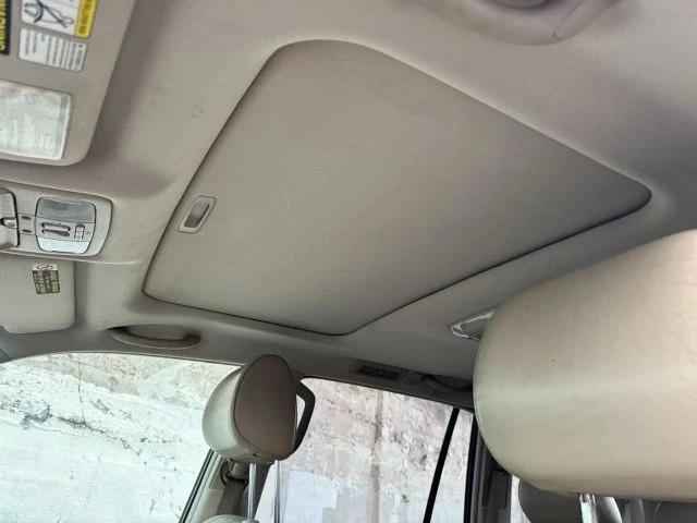 2006 Lexus GX 2nd Gen - Image 15 of 21