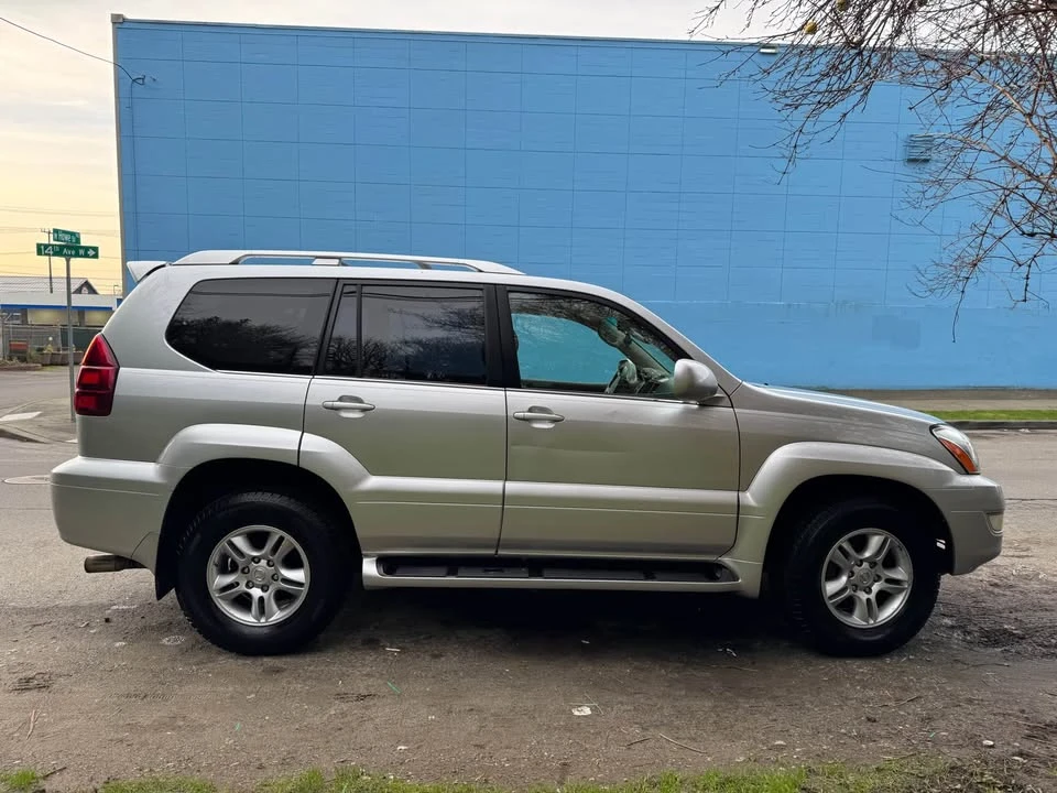 2006 Lexus GX 1st Gen - Image 3 of 9