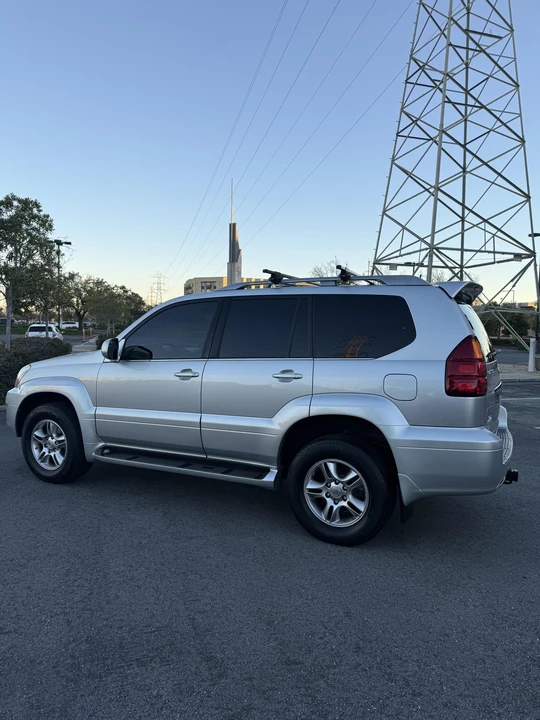 2006 Lexus GX 2nd Gen - Image 16 of 31