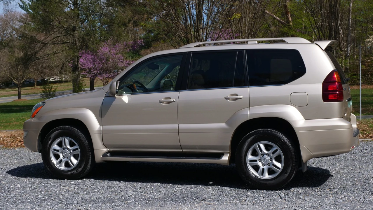 2006 Lexus GX 1st Gen - Image 19 of 31