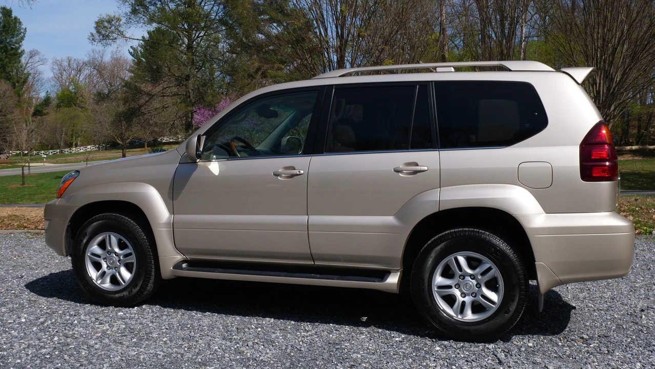 2006 Lexus GX 1st Gen - Image 18 of 31