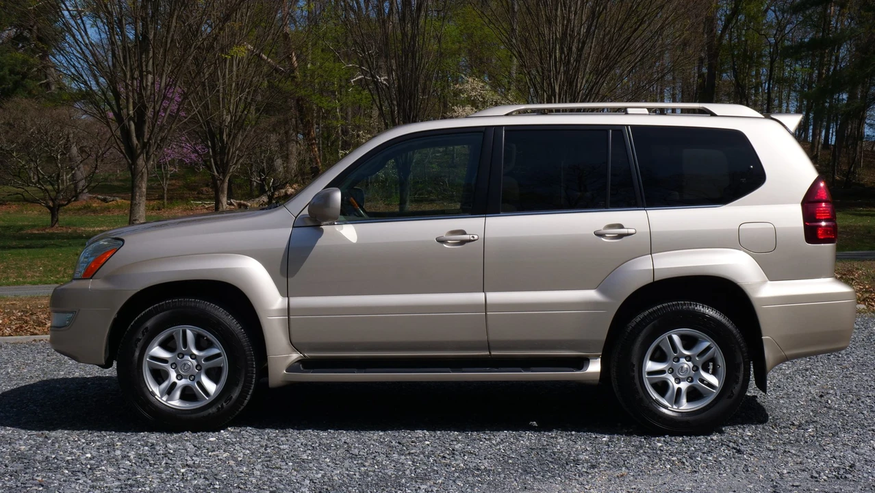 2006 Lexus GX 1st Gen - Image 16 of 31