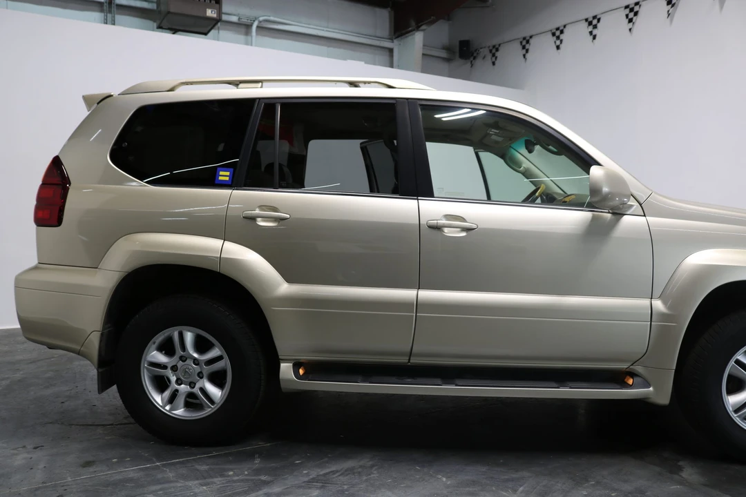 2006 Lexus GX 1st Gen - Image 16 of 31