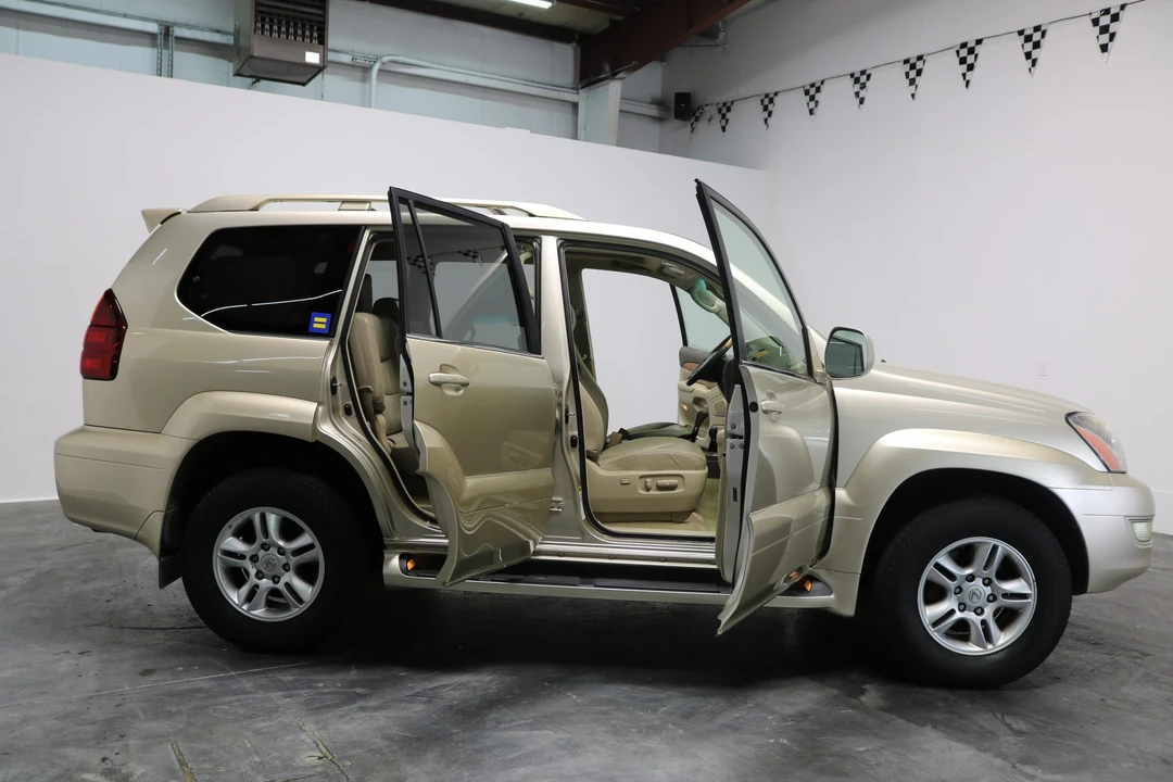 2006 Lexus GX 1st Gen - Image 17 of 31