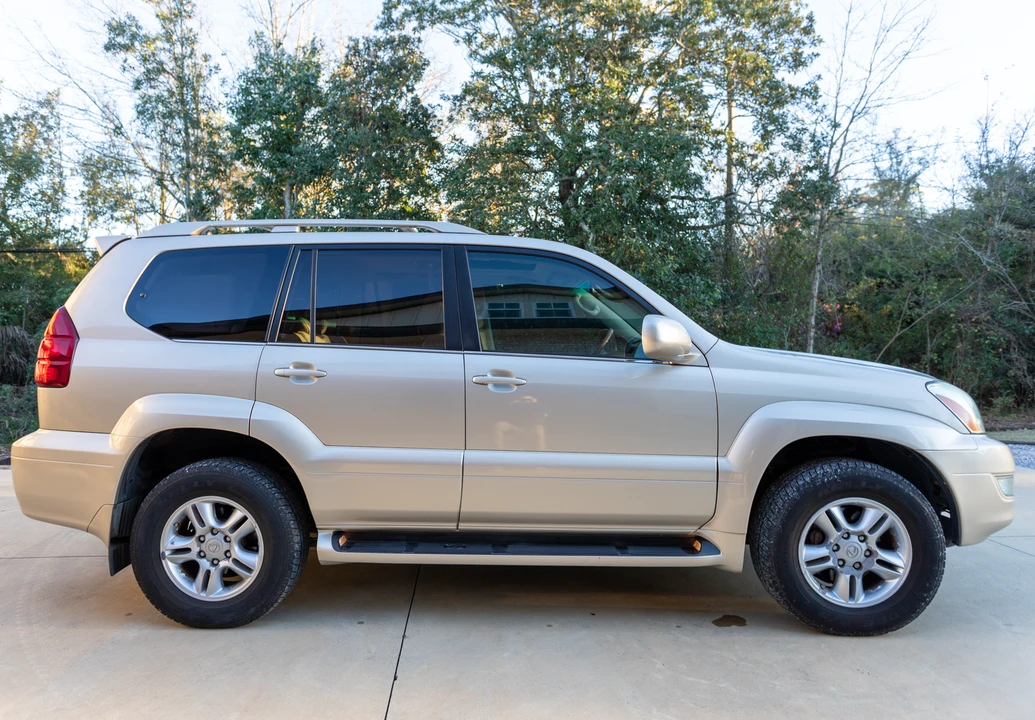 2006 Lexus GX 1st Gen - Image 11 of 31