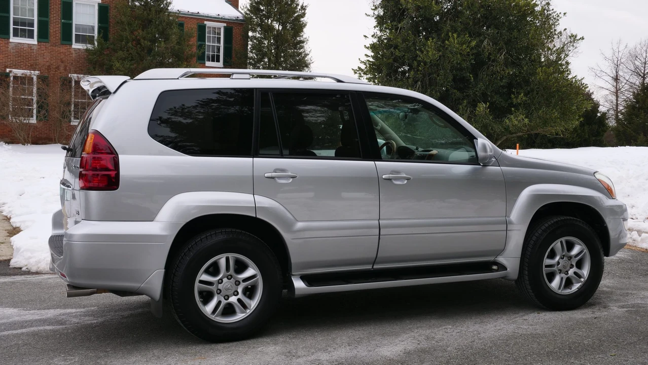 2006 Lexus GX 2nd Gen - Image 25 of 31