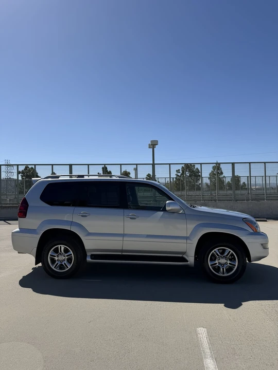 2006 Lexus GX 1st Gen - Image 17 of 31