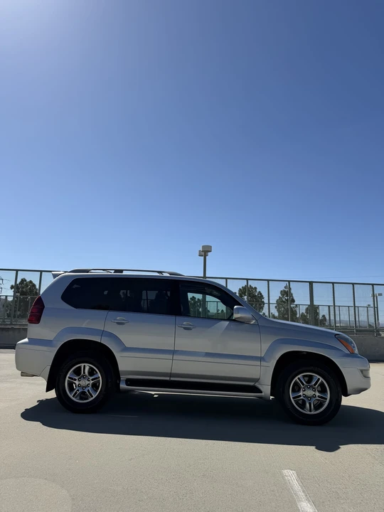 2006 Lexus GX 1st Gen - Image 18 of 31