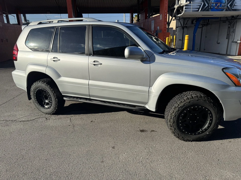 2006 Lexus GX 1st Gen - Image 10 of 31