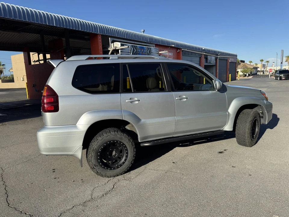 2006 Lexus GX 1st Gen - Image 13 of 31