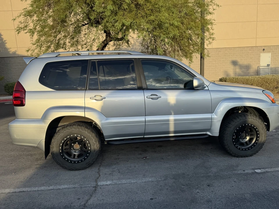 2006 Lexus GX 1st Gen - Image 11 of 31