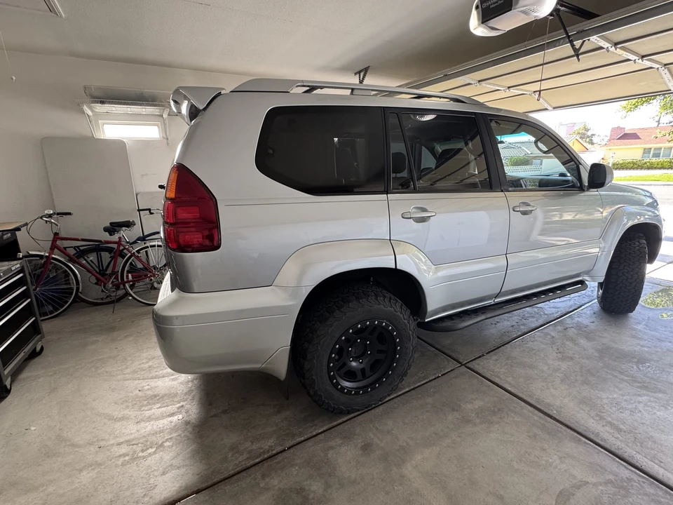 2006 Lexus GX 1st Gen - Image 29 of 31