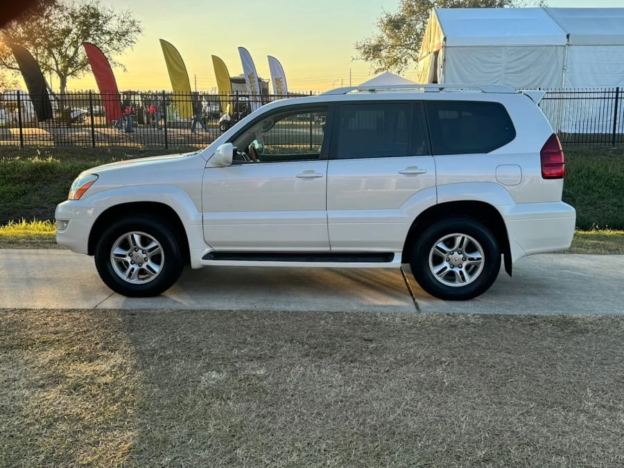2006 Lexus GX 1st Gen - Image 2 of 10