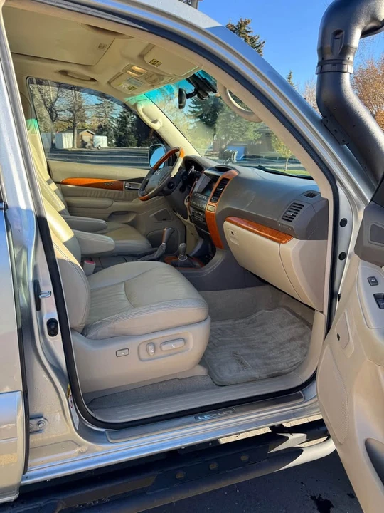 2006 Lexus GX 1st Gen - Image 3 of 10