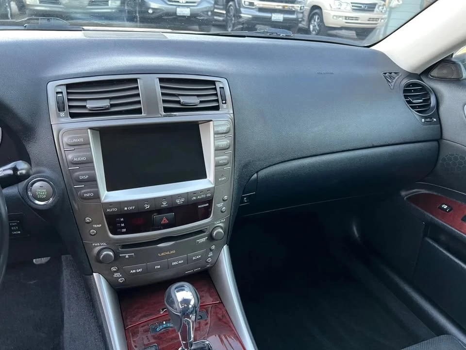 2006 Lexus IS 2nd Gen - Image 13 of 14