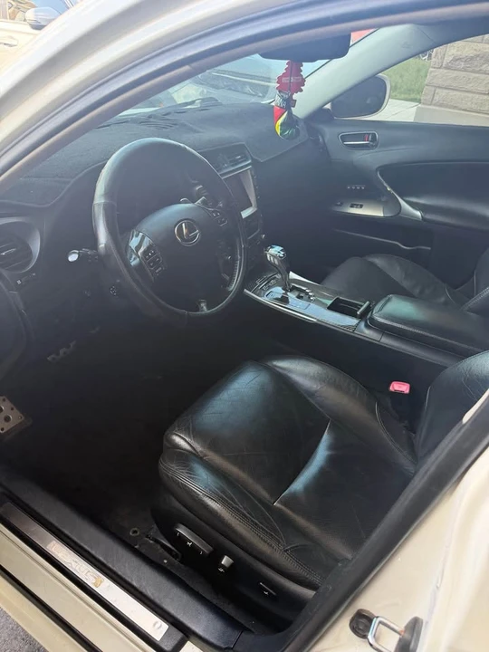 2006 Lexus IS 2nd Gen - Image 5 of 6