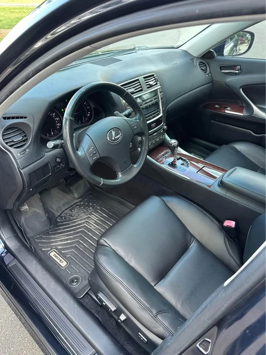 2006 Lexus IS 2nd Gen - Image 13 of 19