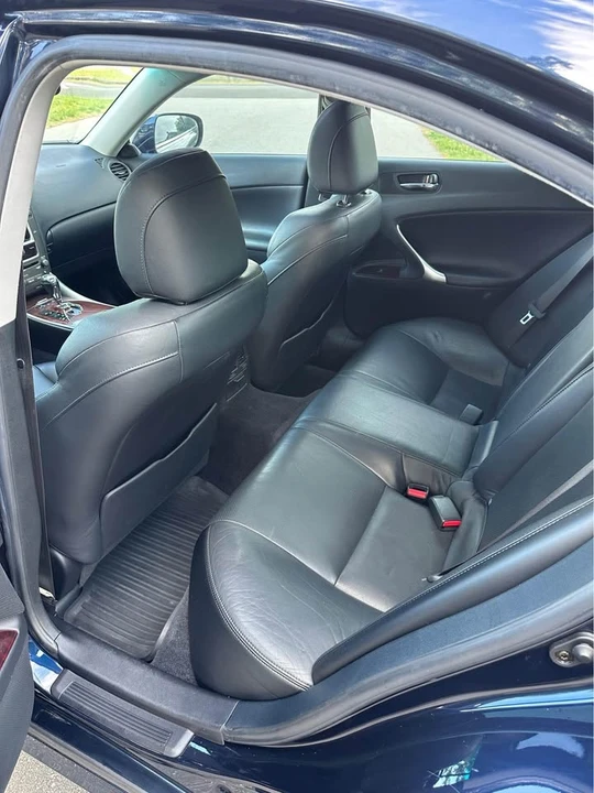 2006 Lexus IS 2nd Gen - Image 8 of 19