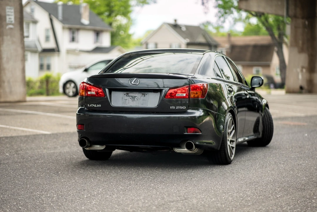 2006 Lexus IS 2nd Gen - Image 28 of 31
