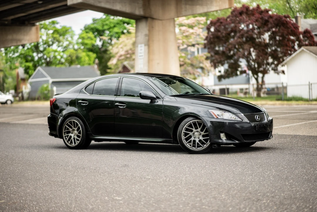 2006 Lexus IS 2nd Gen - Image 18 of 31