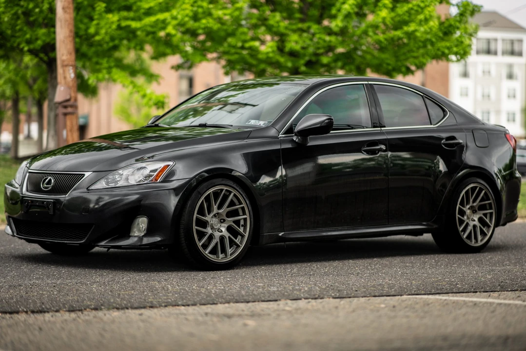2006 Lexus IS 2nd Gen - Image 2 of 31