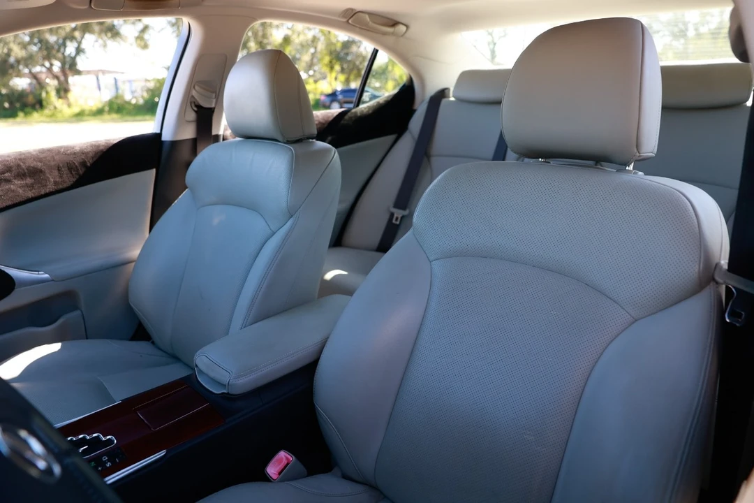 2006 Lexus IS 2nd Gen - Image 6 of 12