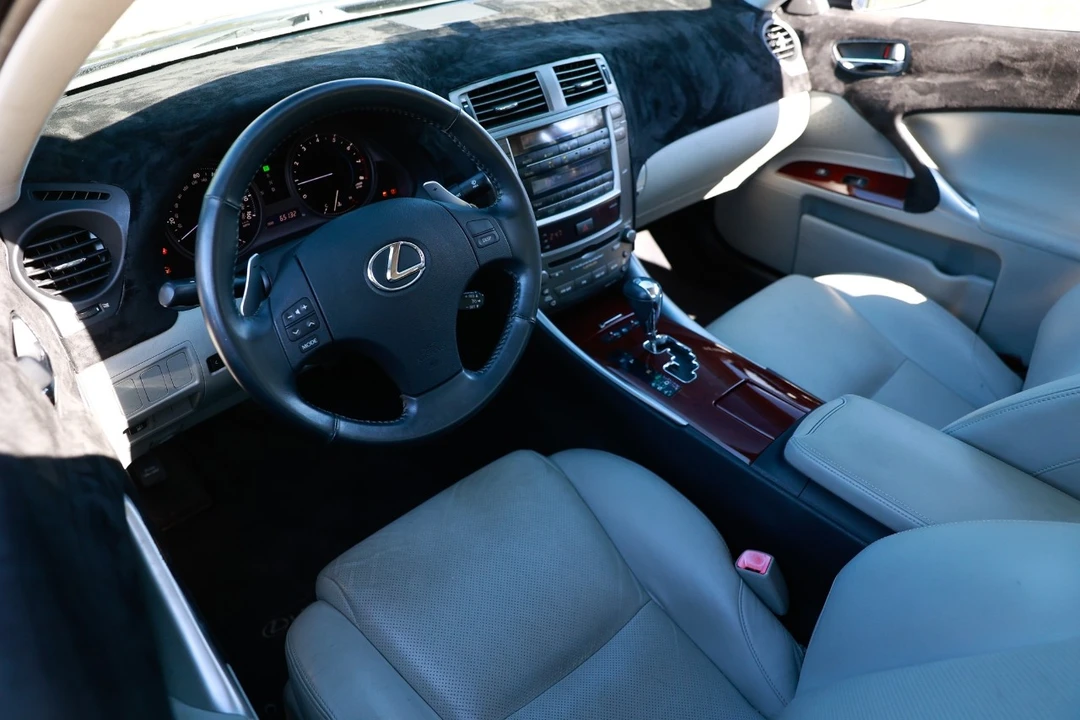 2006 Lexus IS 2nd Gen - Image 4 of 12