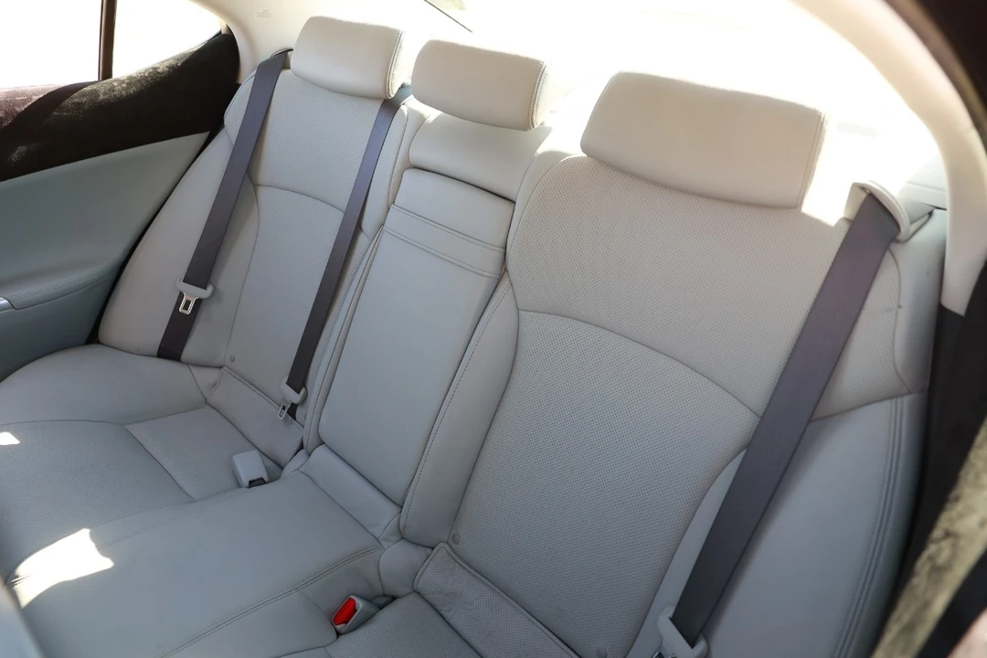 2006 Lexus IS 2nd Gen - Image 8 of 12