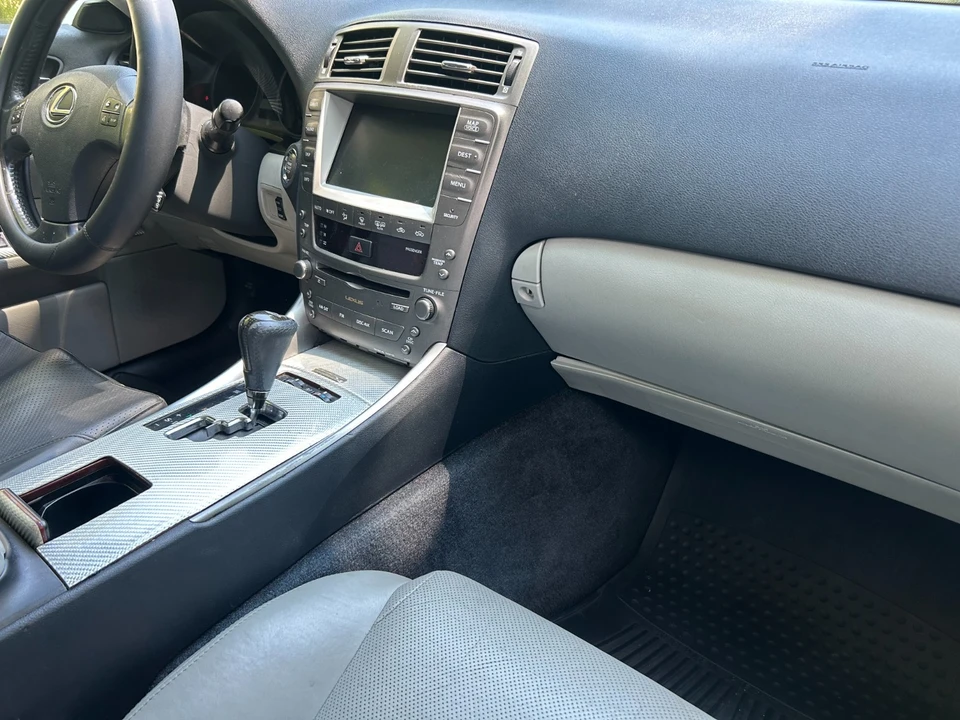 2006 Lexus IS 2nd Gen - Image 8 of 10