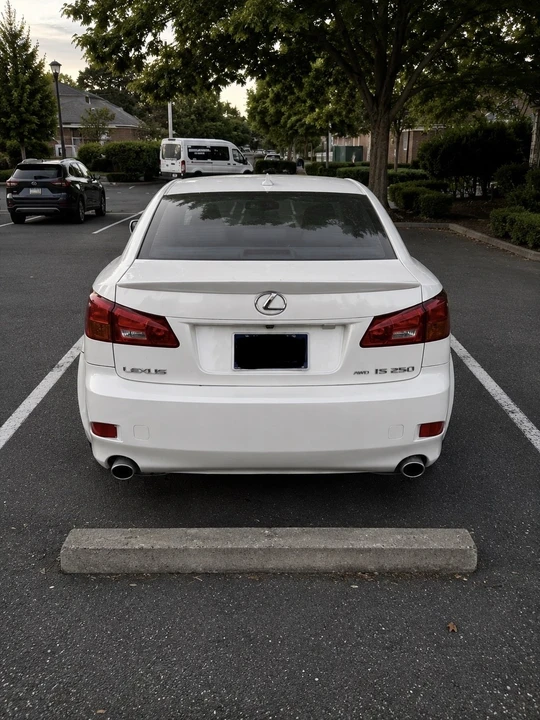 2006 Lexus IS 2nd Gen - Image 3 of 4
