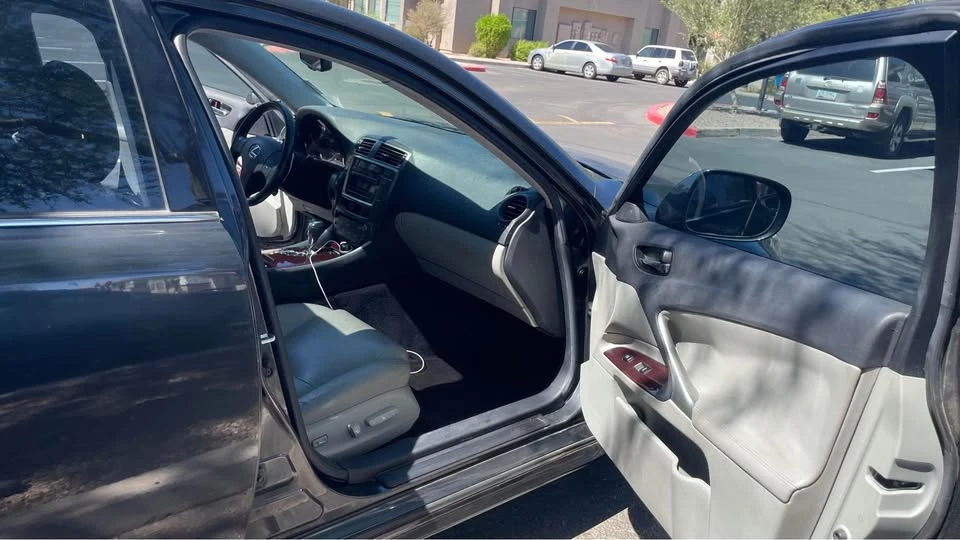 2006 Lexus IS 2nd Gen - Image 6 of 11