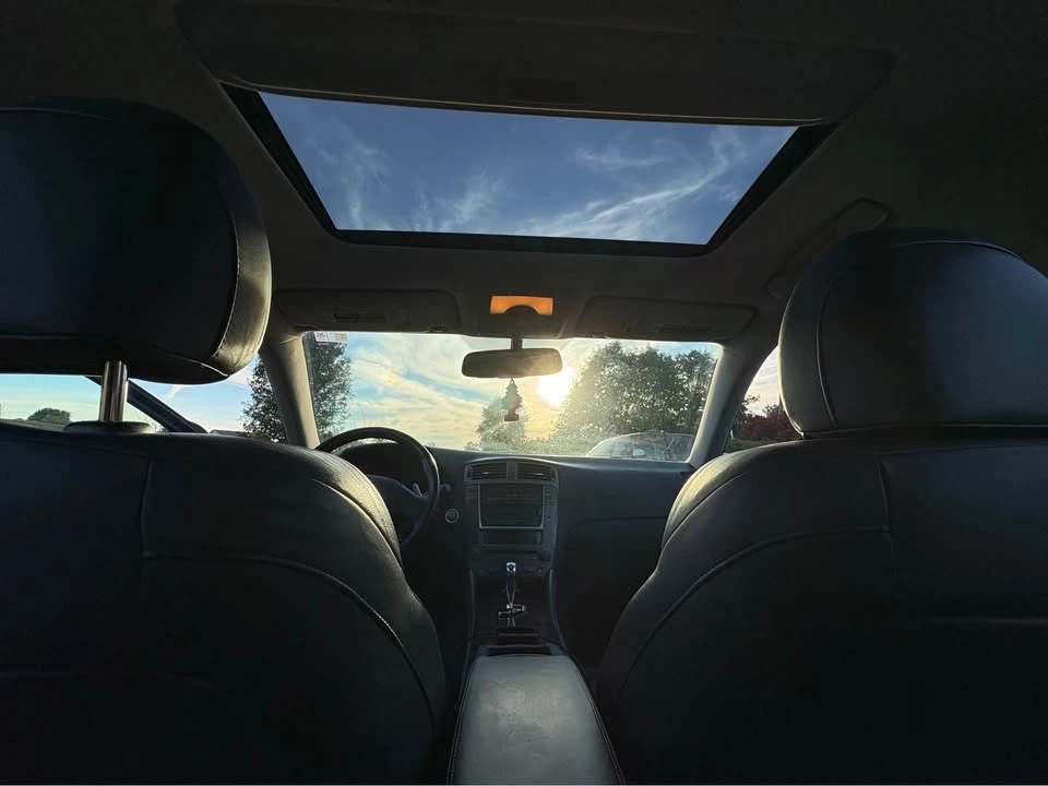 2006 Lexus IS 2nd Gen - Image 18 of 20