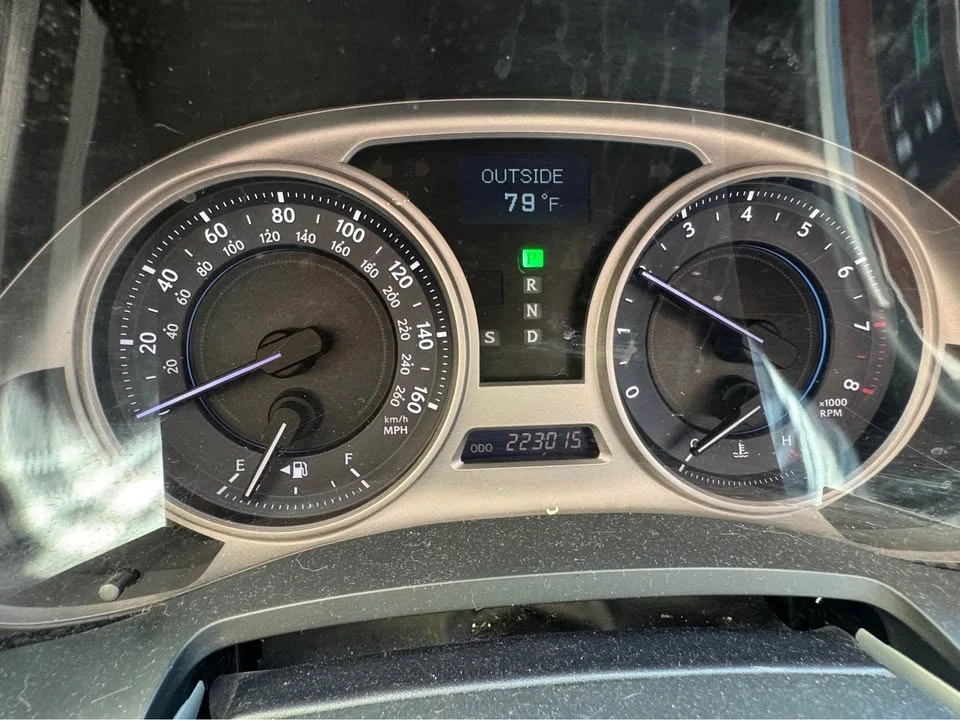 2006 Lexus IS 2nd Gen - Image 11 of 17