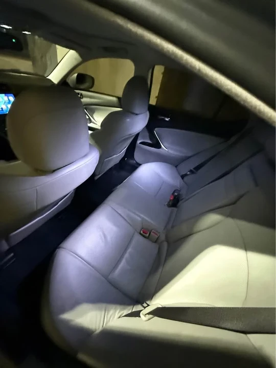 2006 Lexus IS 2nd Gen - Image 9 of 12