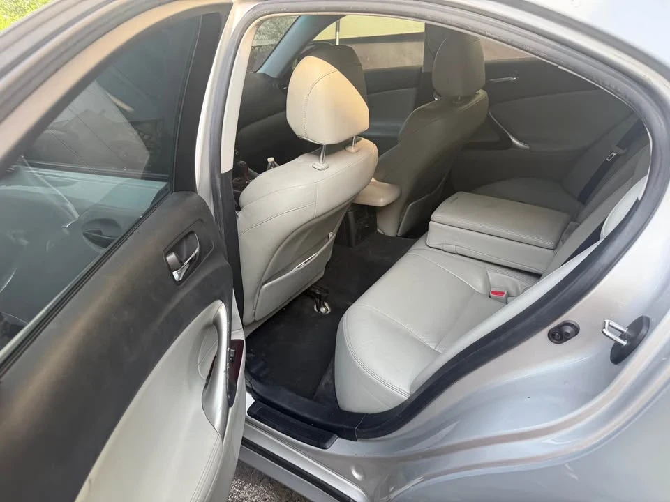 2006 Lexus IS 2nd Gen - Image 5 of 8