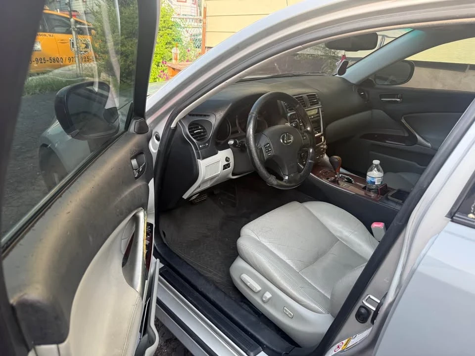 2006 Lexus IS 2nd Gen - Image 4 of 8