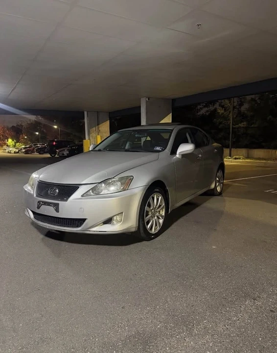 2006 Lexus IS 2nd Gen - Image 4 of 15