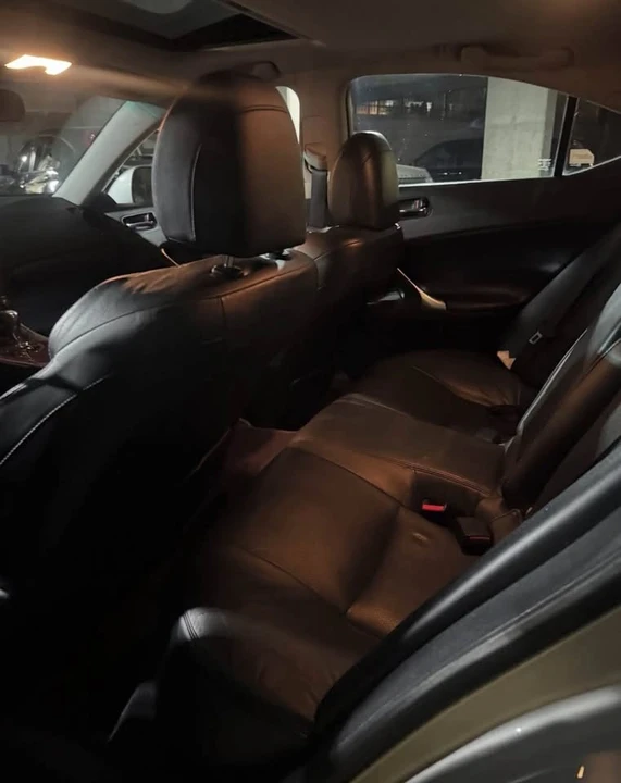 2006 Lexus IS 2nd Gen - Image 12 of 15