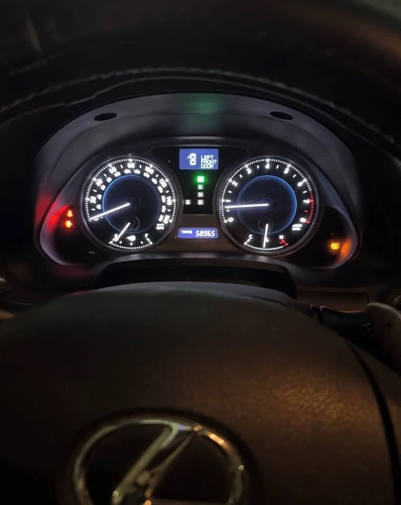 2006 Lexus IS 2nd Gen - Image 13 of 15