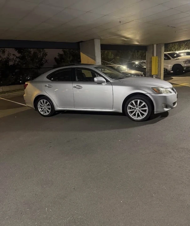 2006 Lexus IS 2nd Gen - Image 8 of 15