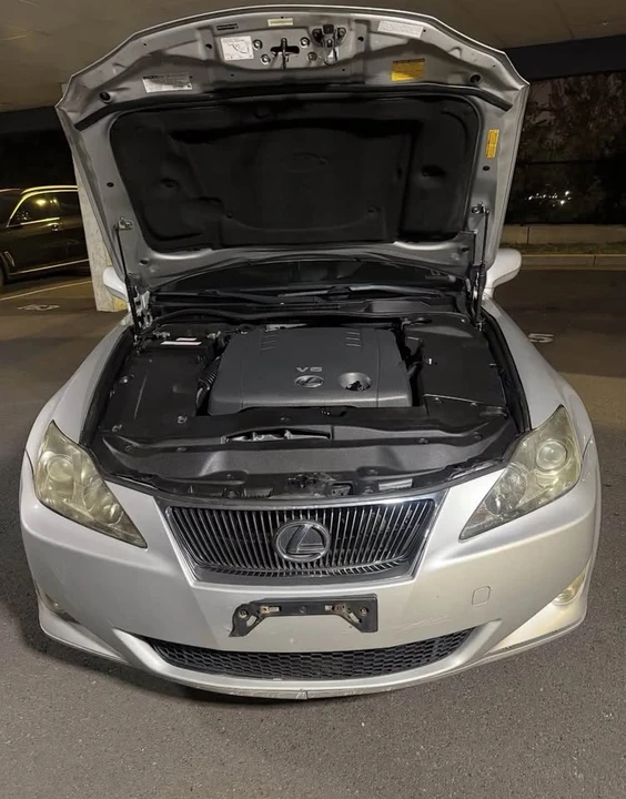 2006 Lexus IS 2nd Gen - Image 9 of 15