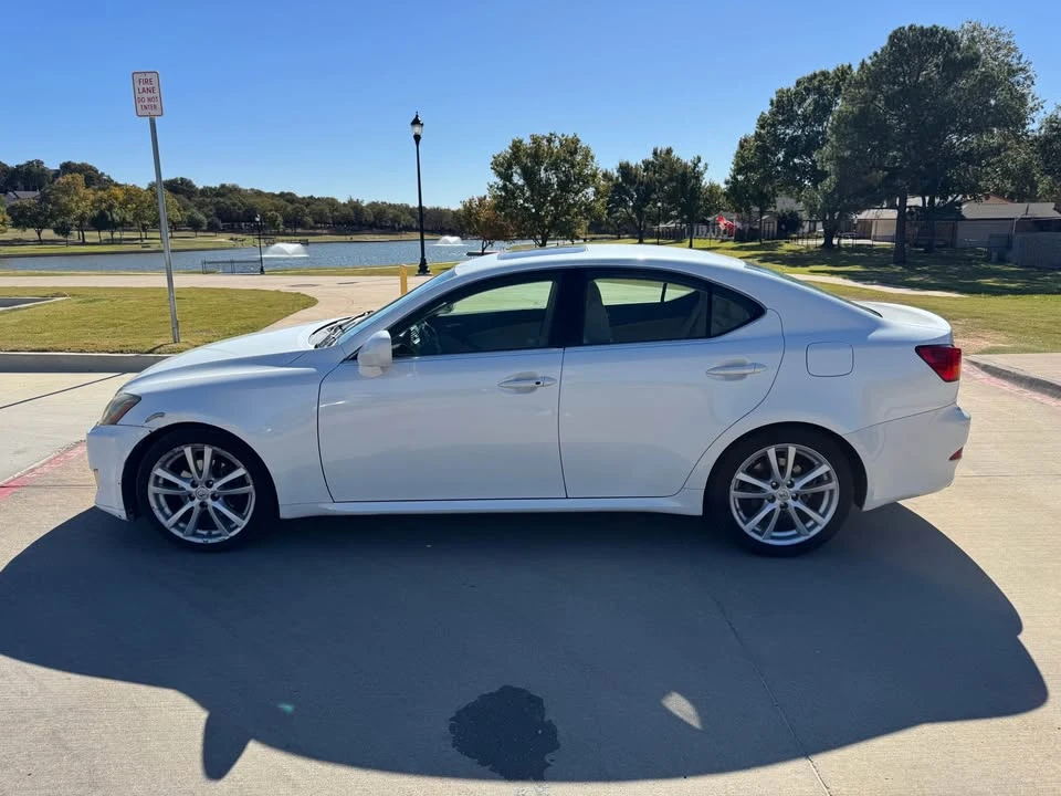 2006 Lexus IS 2nd Gen - Image 5 of 12