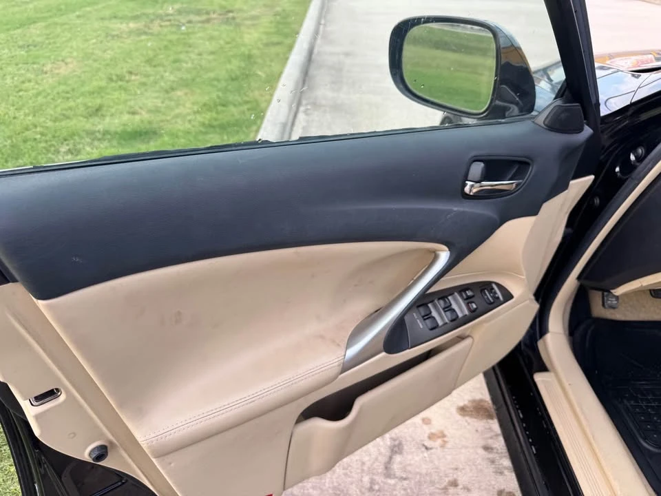 2006 Lexus IS 2nd Gen - Image 15 of 19