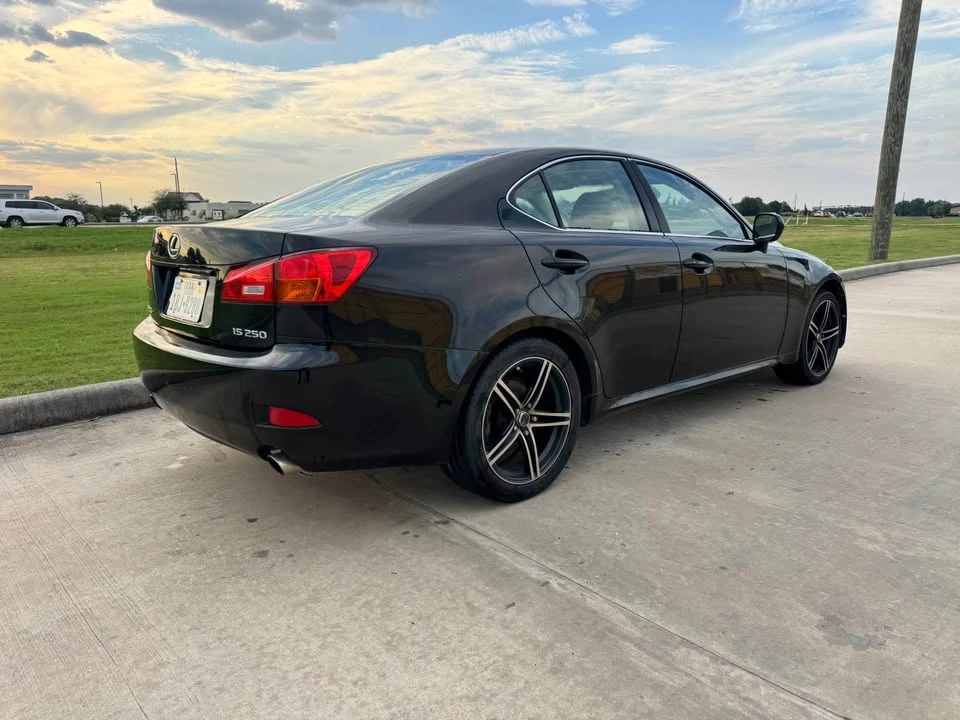 2006 Lexus IS 2nd Gen - Image 11 of 19