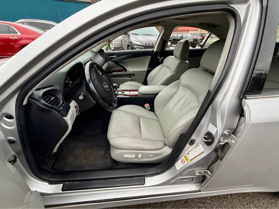 2006 Lexus IS 2nd Gen - Image 10 of 15