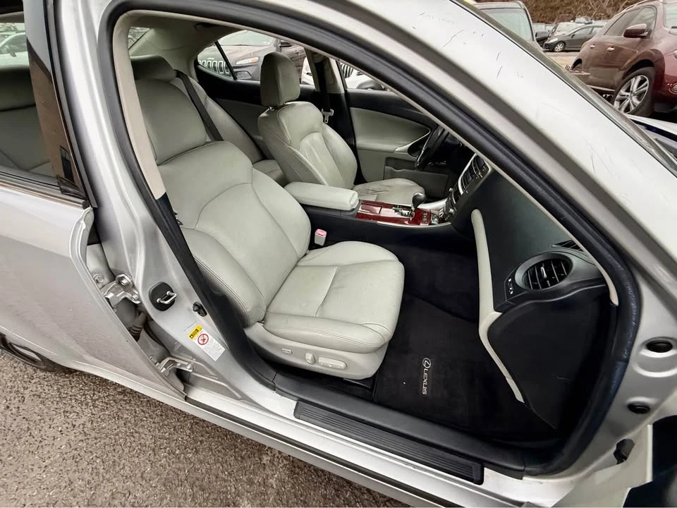 2006 Lexus IS 2nd Gen - Image 9 of 15