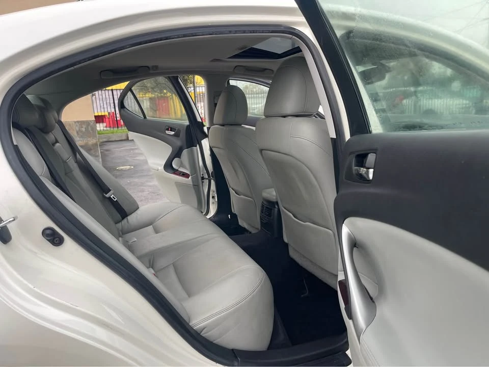 2006 Lexus IS 2nd Gen - Image 12 of 20
